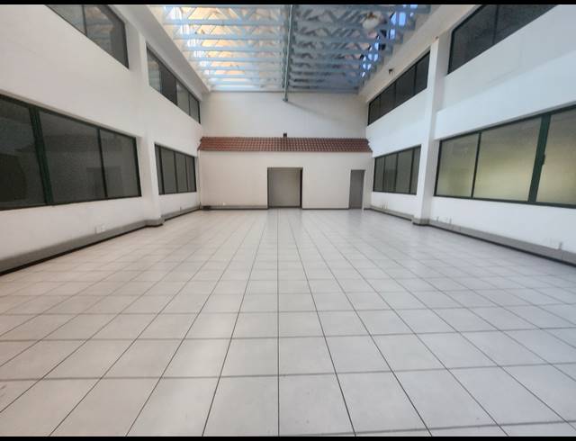 514M² OFFICE TO LET IN RANDJESPARK